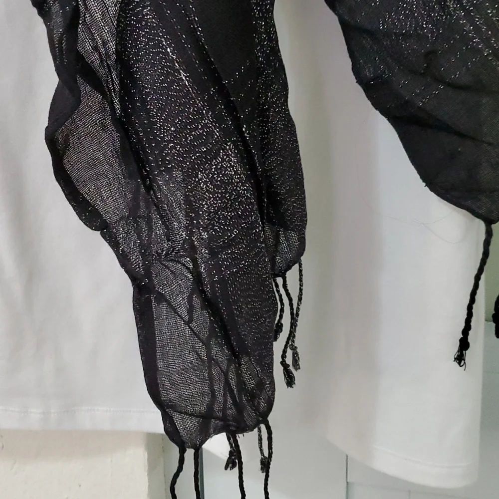 Zuriel Scarf Black & Silver New Without Tag